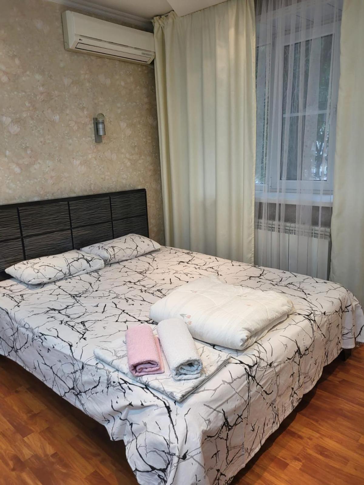 Apartments Ahmetova 6 32 Almaty Bagian luar foto